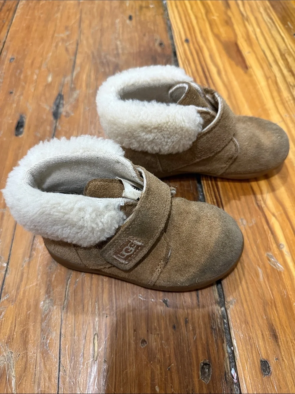 Ugg Brown Suede Kids Boots with Cream Faux-Shearling Collar Size 8